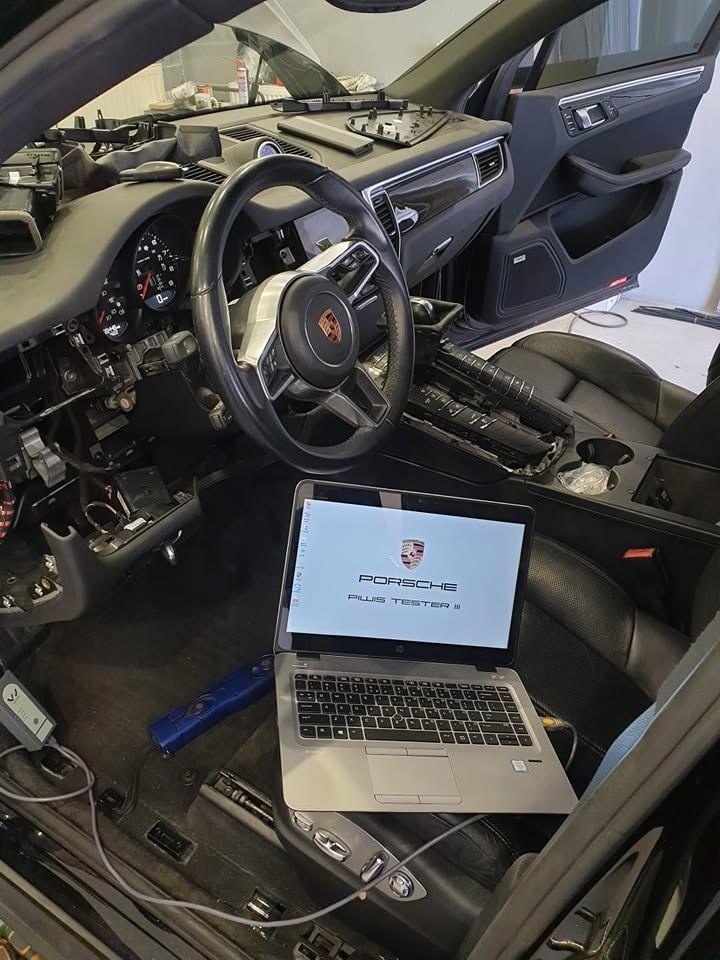 Zdjęcie z warsztatu Arto Auto Klinika – Laboratorium VAG (Z002)