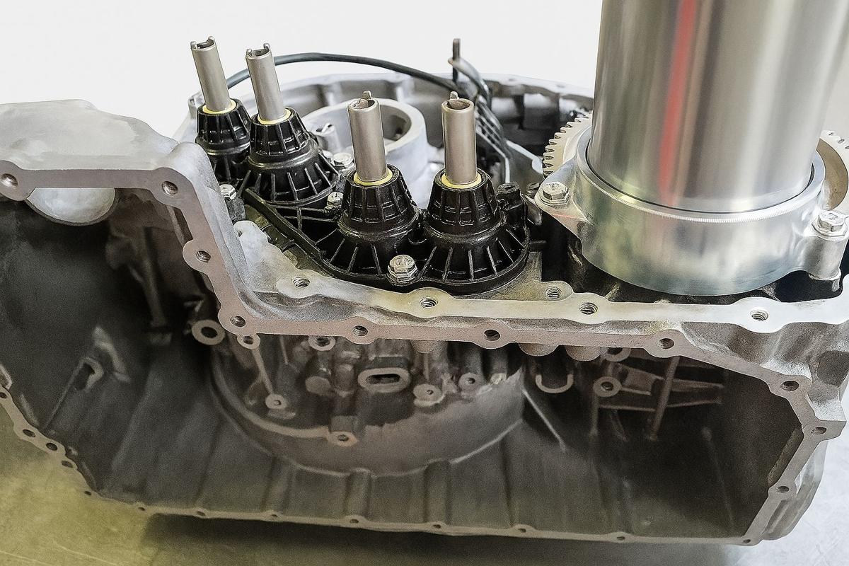 Skrzynia S-Tronic z akumulatorem ciśnienia