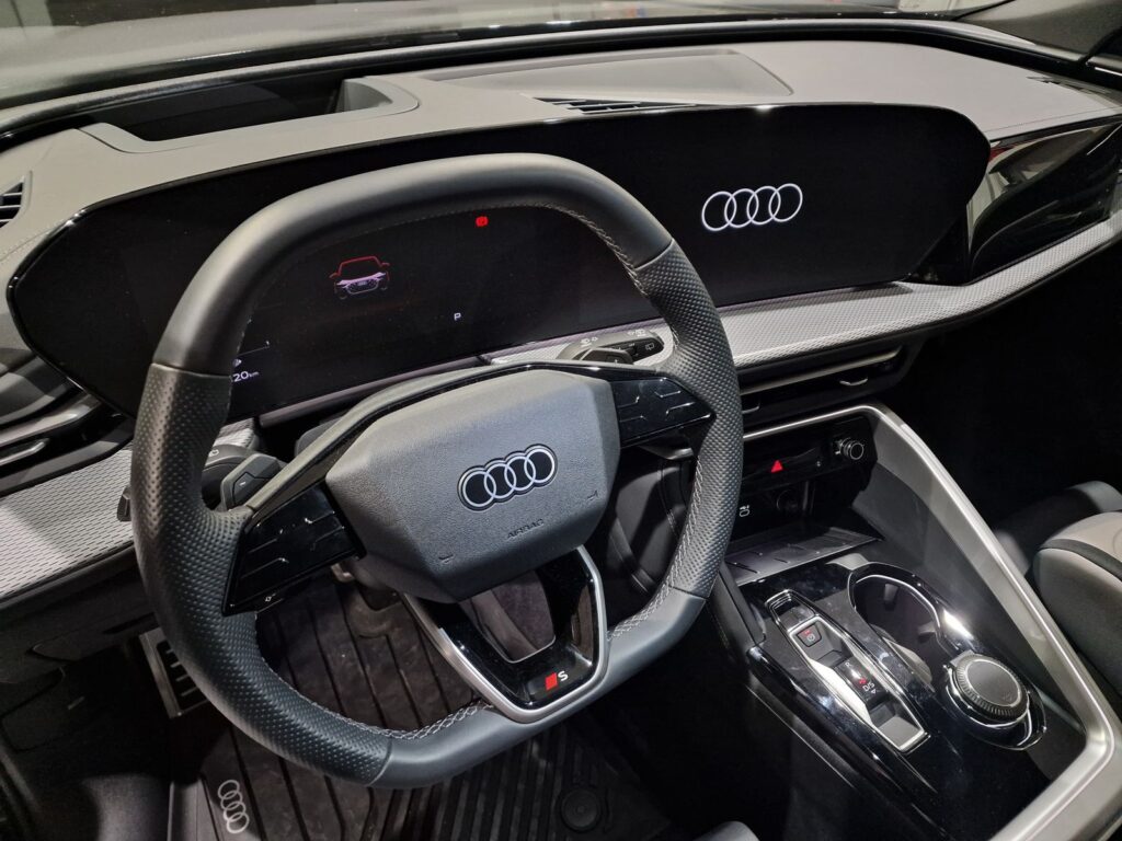 Audi Q5 Sportback GU (2025–) – naprawa elektroniki oraz większości asystentów kierowcy – kokpit po naprawie