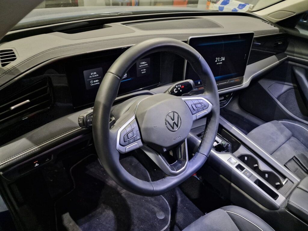 Volkswagen Passat B9 – kokpit i wyświetlacze po naprawie