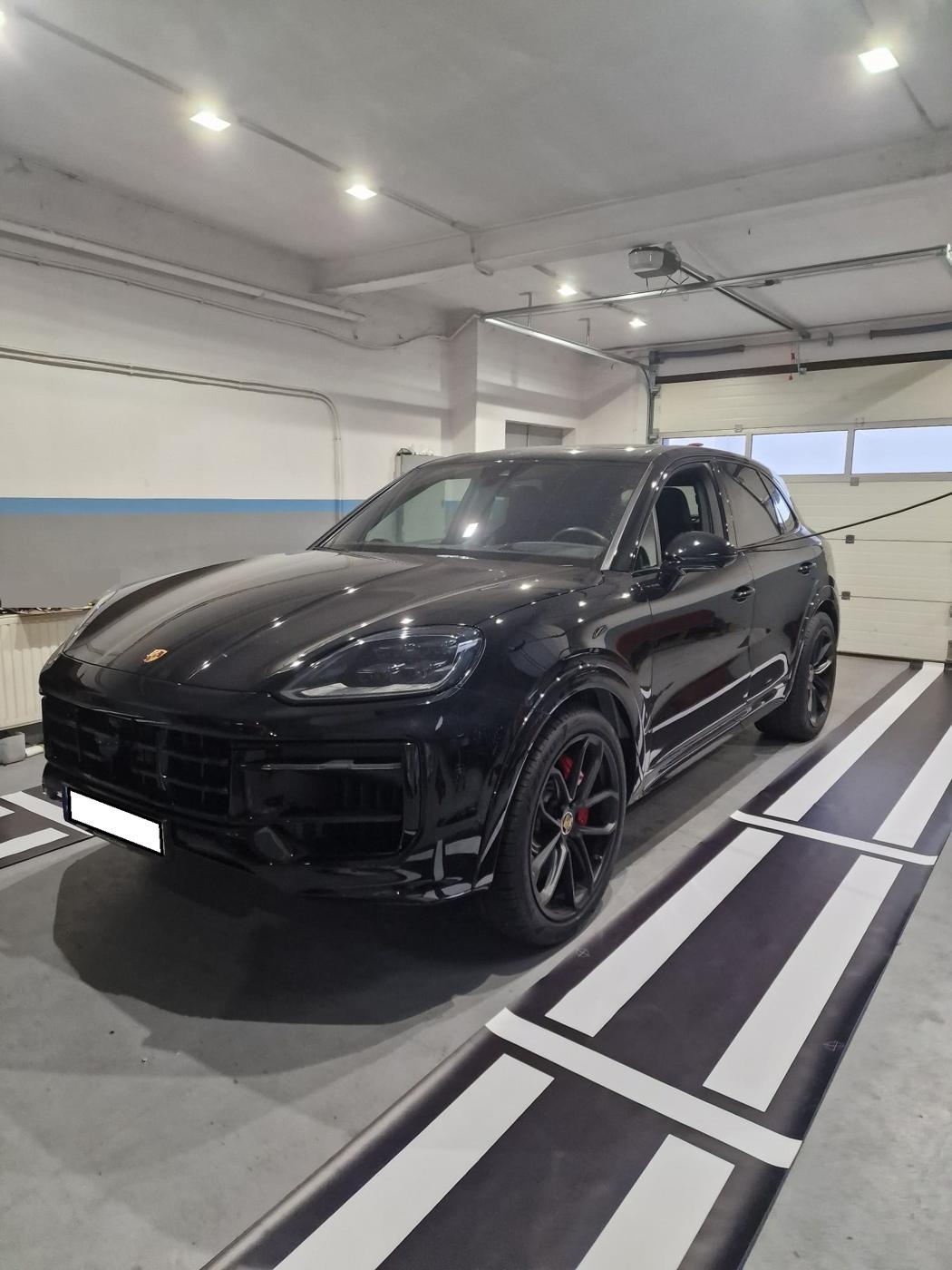 Porsche Cayenne na stanowisku