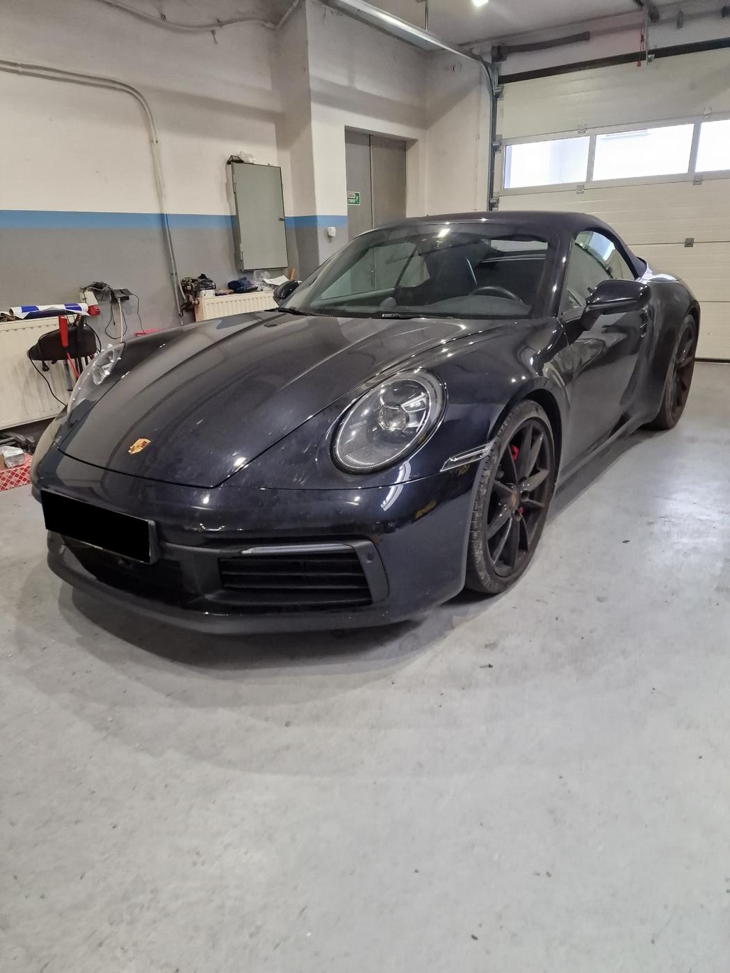 Porsche 911 w warsztacie